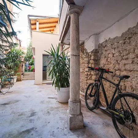 Hidden In The Center * Zadar