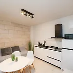 Hidden Apartments City Center By Adex Travel Апартаменты