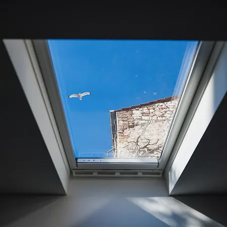 Apartman Hidden In The Center