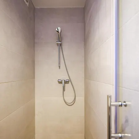 Hidden In The Center Apartman