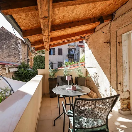 Hidden In The Center *