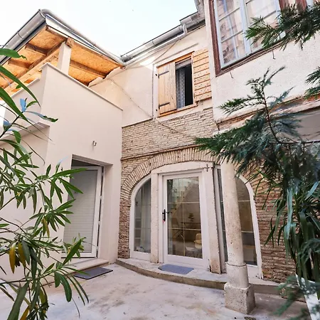 Hidden In The Center * Zadar