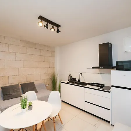 Hidden In The Center Daire